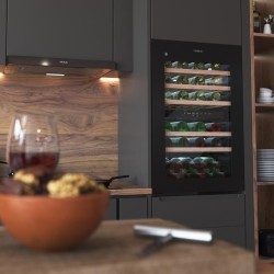 Integrierbare Weinbar Cecotec Bolero GrandSommelier Duo 57000 Touch Black Compressor
