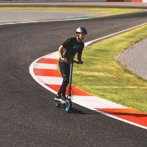 Patinete Eléctrico Cecotec Bongo Serie S+ Max Infinity 750 W con Autonomía de 30 Km