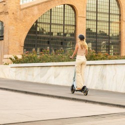 Patinete Eléctrico Cecotec Bongo Serie M20 500 W con Autonomía de 20 Km