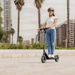 Patinete Eléctrico Cecotec Bongo D30 650 W con Autonomía de 30 Km