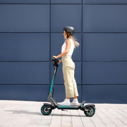 Patinete Eléctrico Cecotec Bongo Y45 Connected 750 W con Autonomía de 45 Km y APP