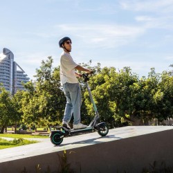 Patinete Eléctrico Cecotec Bongo Y45 Connected 750 W con Autonomía de 45 Km y APP