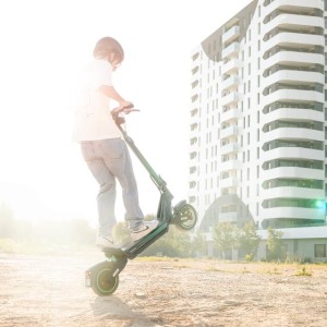 Patinete Eléctrico Cecotec Bongo Y45 Connected 750 W con Autonomía de 45 Km y APP