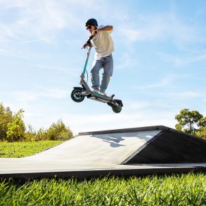 Patinete Eléctrico Cecotec Bongo Y45 Connected 750 W con Autonomía de 45 Km y APP
