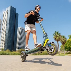 Elektroroller Cecotec Bongo Bongo Doble Y85 2x2 XXL Connected 2100 W mit Autonomie von 85 km und APP
