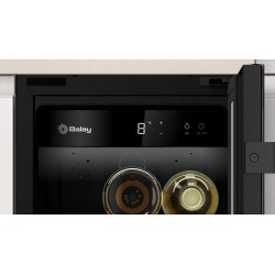 Einbau-Weinkühlschrank Balay 3WUF073B für 21 Flaschen 82x30x57 cm