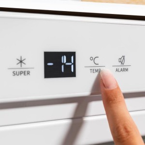 Cecotec Bolero Coolmarket TF BI 101 White E Mini-Einbaugefrierschrank mit 101 Litern Fassungsvermögen