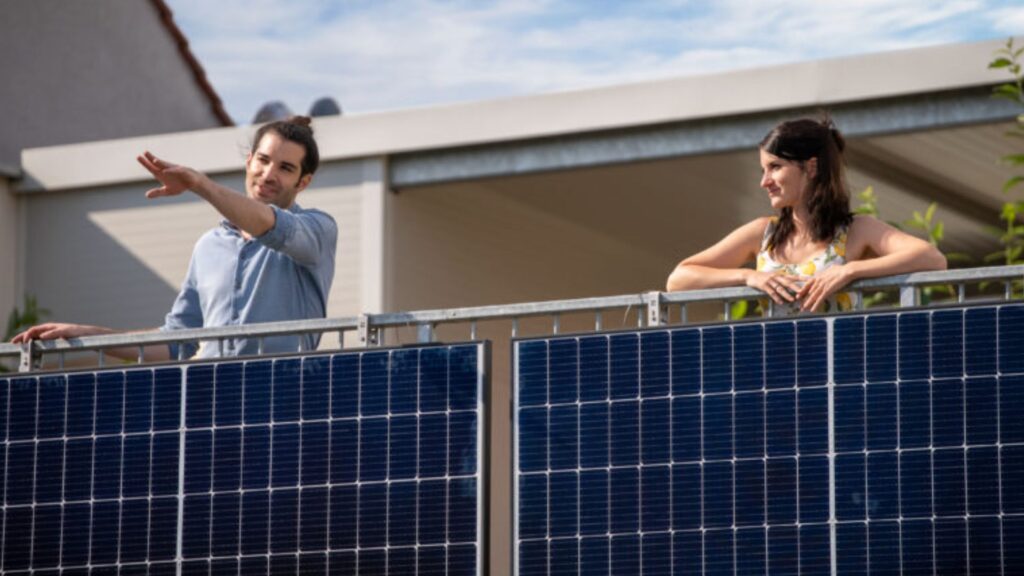 Kit Solar de Autoconsumo LIGHTMATE para balcón