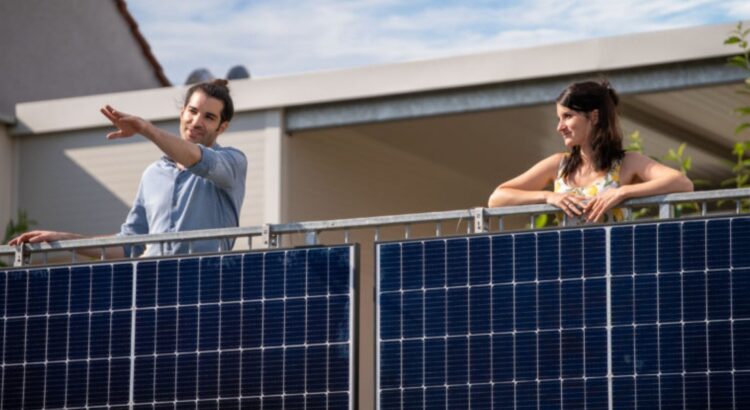 Kit Solar de Autoconsumo LIGHTMATE para balcón