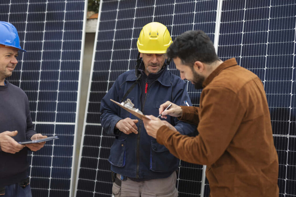 Genehmigungen für die Installation von Solarmodulen auf einem Haus Verfahren